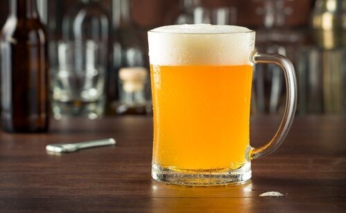 Los turistas ingleses destacan a las islas Canarias por el precio de su cerveza