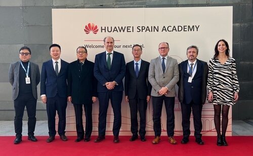 Reunión en 2024 en Madrid de Huawei con representantes de la Comunidad, incluido el consejero de Digitalización Miguel López-Valverde