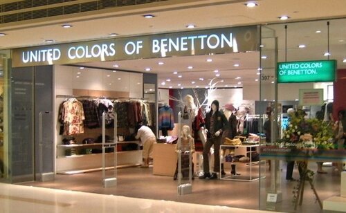Benetton está cerrando tiendas en centros comerciales y a pie de calle para un nuevo retail