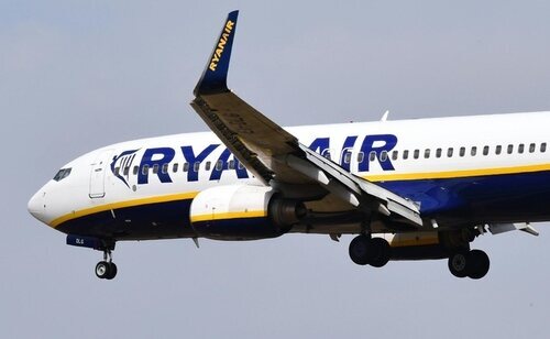 Ryanair anuncia un recorte de su negocio en España y carga contra Aena