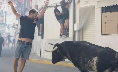 D M, el hombre de 37 años fallecido durante los encierros de Mondéjar, en una fotografía durante un evento taurino