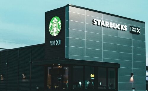 Starbucks se encuentra en pleno giro en su modelo de negocio para adaptarse al nuevo retail
