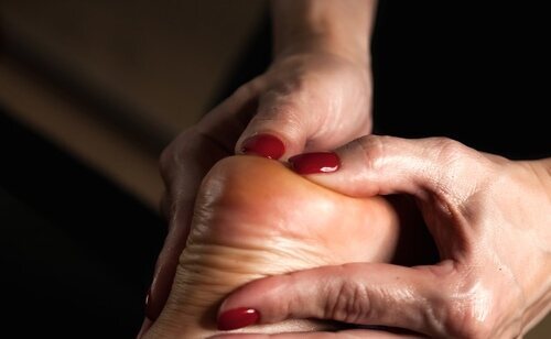 Masaje para tratar los pies