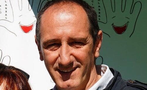 El alcalde de Alpedrete, Juan Fernández, ha sido objeto de polémica sobre un caso de violencia machista