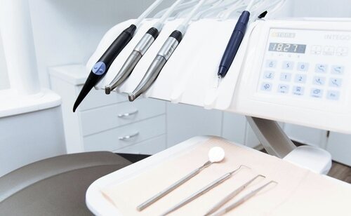 La justicia mantiene abierta una investigación por la muerte de una menor y el ingreso de otra niña atendidas en un dentista de Valencia