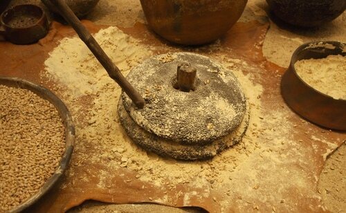 Molino de piedra tradicional para gofio canario