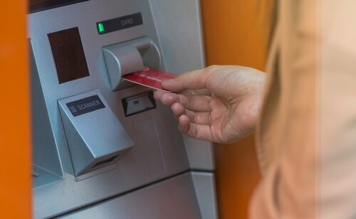 Algunas entidades bancarias adelantan el ingreso del paro