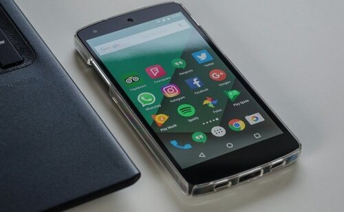 La configuración predeterminada de WhatsApp puede abrir el terminal a ciberataques