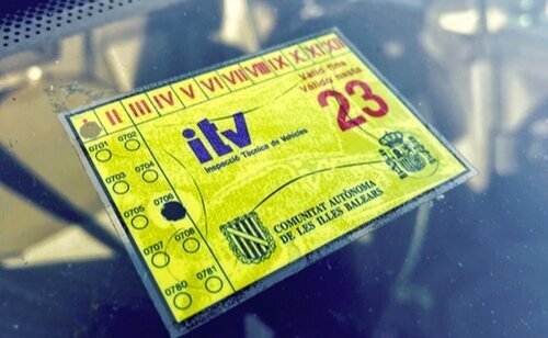 La pegatina de la ITV puede suponer una grave multa para los conductores
