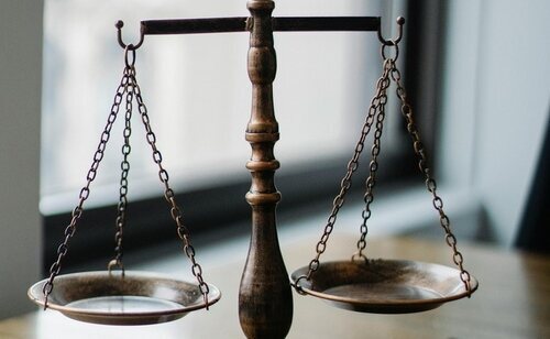 La sentencia obliga al condenado a entrar a prisión