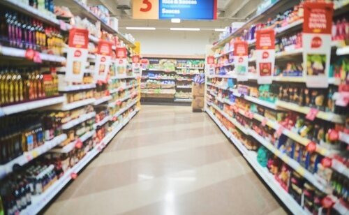 La competencia entre supermercados se recrudece por arañar cuota de venta