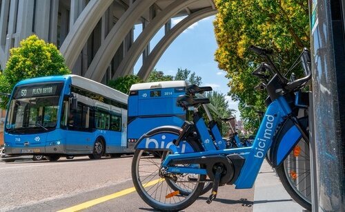 El Ayuntamiento vuelve a aprobar la gratuidad de EMT de Madrid y Bicimad