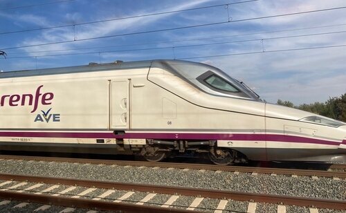Adif ordena reducir la velocidad en el tramo de alta velocidad Madrid-Barcelona