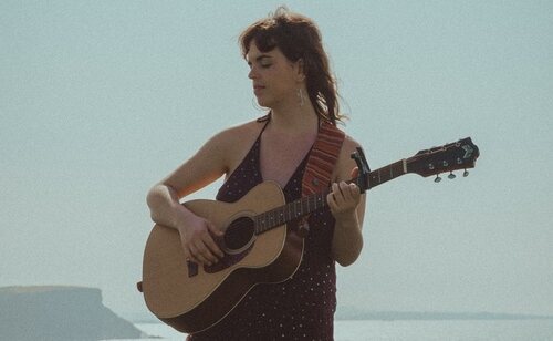 La cantante Cris Imaz lanza su tema Vuela