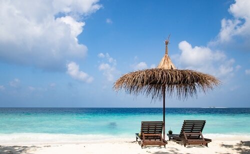 Los turistas cada vez apuestan más por destinos asequibles sin renunciar la sol y playa