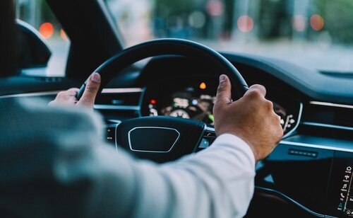 La DGT aprueba cambios en los adelantamientos en 2026