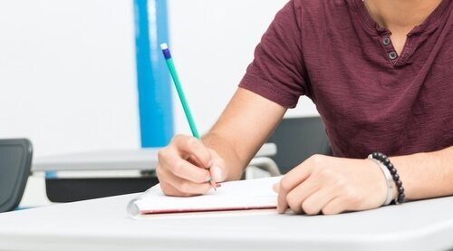 Las oposiciones garantizar un trabajo seguro y de por vida