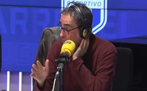 Iturralde González aplaude la reacción de Vinicius.