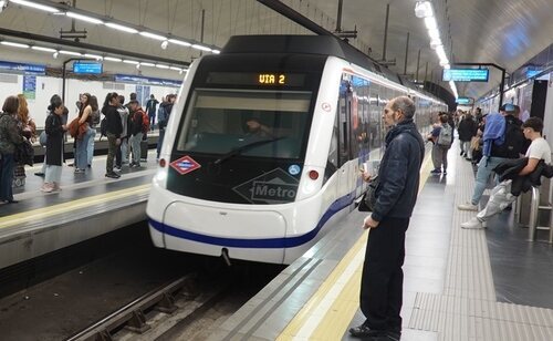 Metro de Madrid llama a la convivencia de los viajeros