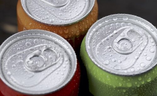 El Gobierno quiere poner coto a la popularidad de las bebidas energéticas entre menores