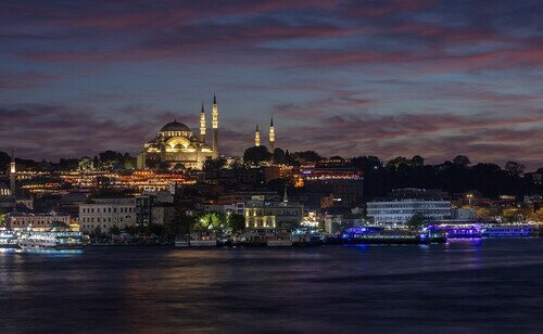 el Ministerio aconseja viajar con extrema precaución a Turquía y abstenerse de hacerlo por determinadas zonas.