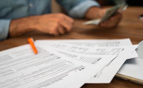 Tener dos pagadores puede provocar desajustes si alguno practica retenciones bajas o nulas.