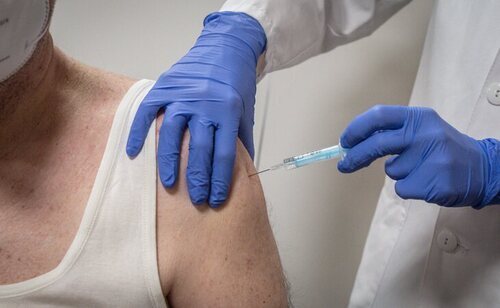 La vacunación contra el coronavirus avanza con éxito en España