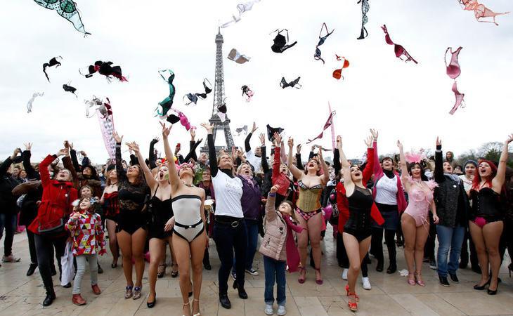 Sostenes al aire contra el cáncer de mama