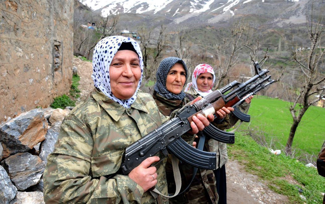 Mujeres kurdas en el camino al fin del conflicto