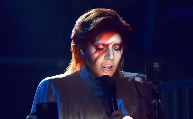 Lady Gaga en su homenaje a David Bowie