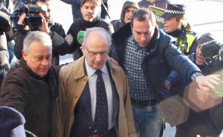 Los preferentistas increpan a Rodrigo Rato