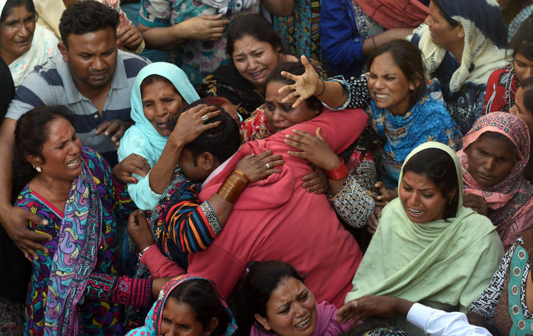 Lahore llora a sus 72 muertos