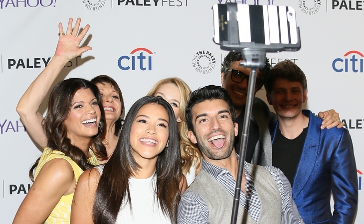 El palo de selfies llega a los photocalls de famosos