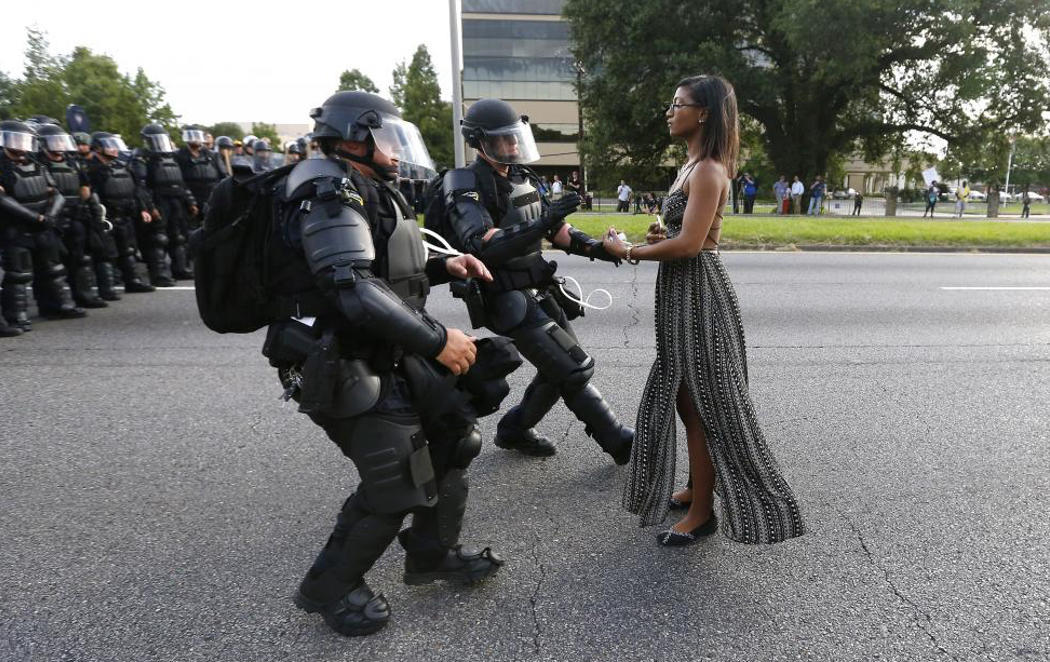 La manifestante pacífica que protestó contra el racismo policial