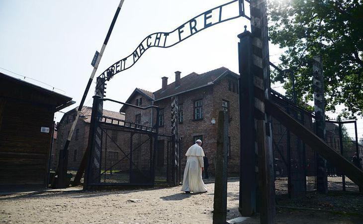 El Papa Francisco visita Auschwitz