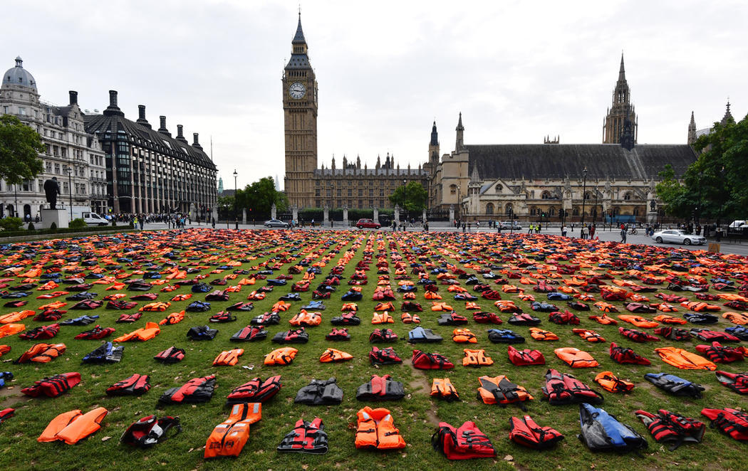 Un cementerio de chalecos salvavidas en Londres para defender a los refugiados