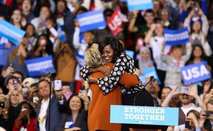 Michelle Obama y Hillary Clinton se unen en su primer mitin juntas