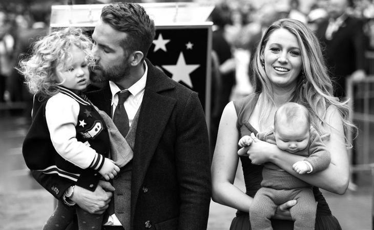 Ryan Reynolds y Blake Lively presentan a sus hijas en la alfombra roja