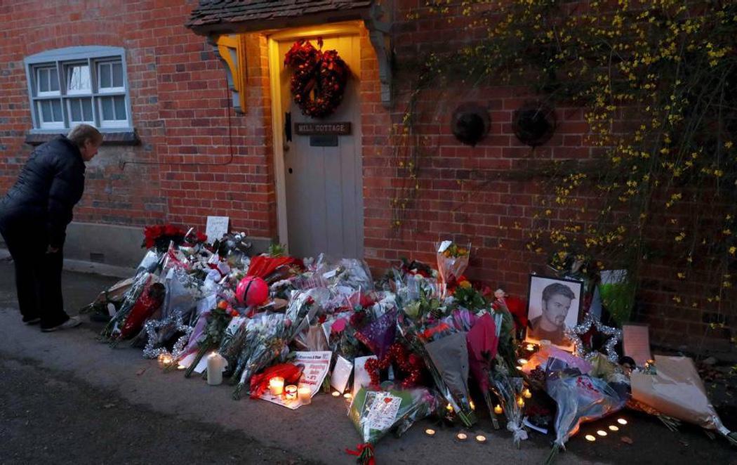 Los fans de George Michael rinden tributo al icono del pop