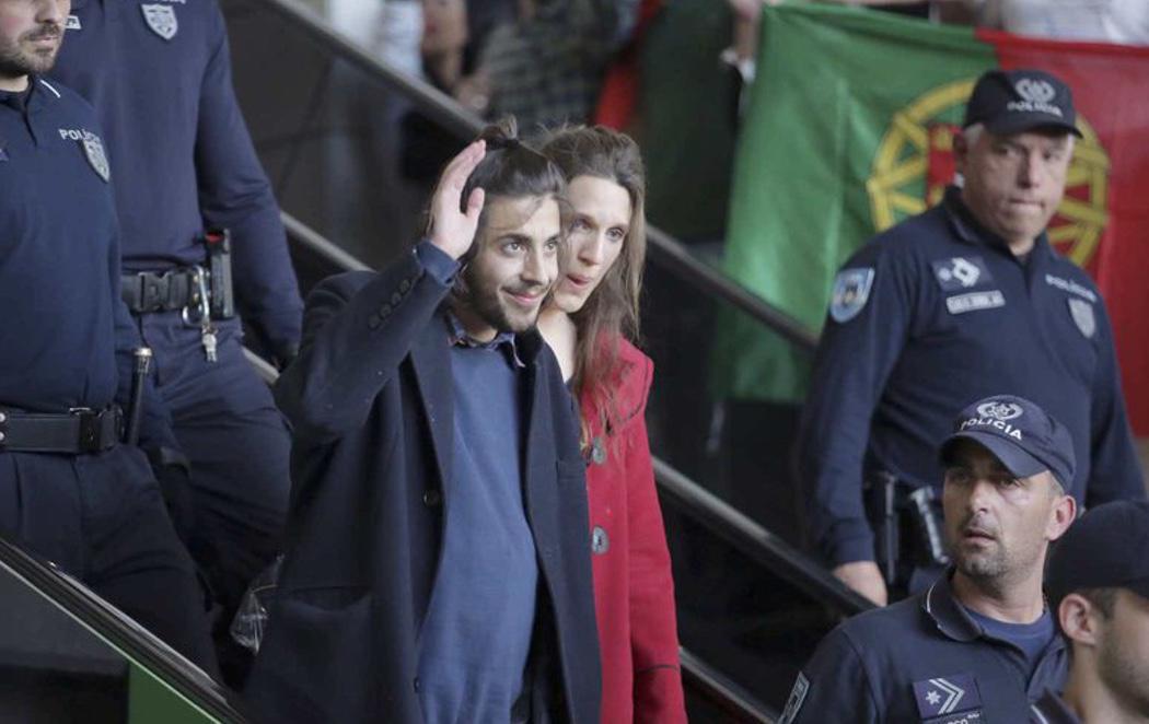 Salvador Sobral, recibido como un héroe en Portugal