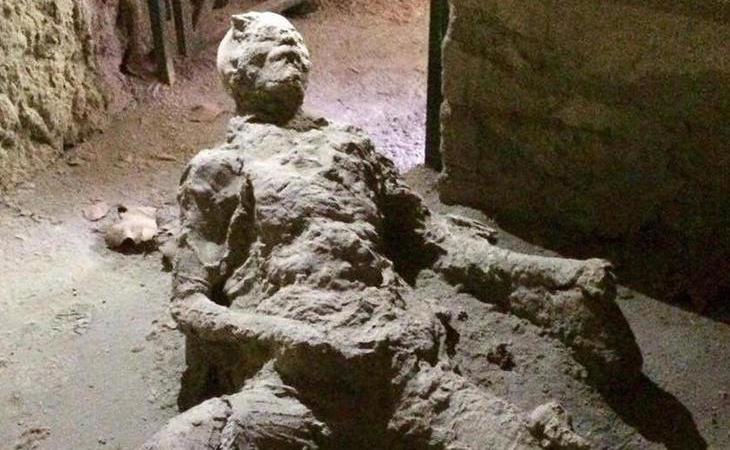 Un hombre quedó petrificado masturbándose cuando el Vesubio arrasó Pompeya