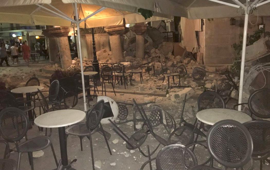 Dos muertos y 90 heridos en un terremoto en Grecia