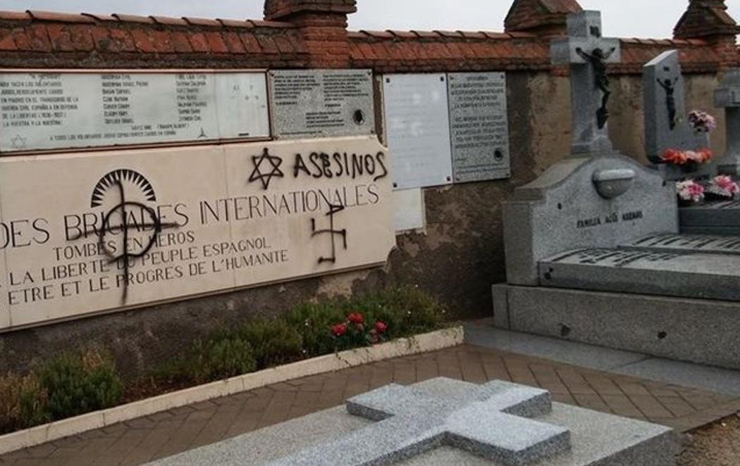 Profanan con pintadas nazis y antisemitas las tumbas de las Brigadas Internacionales