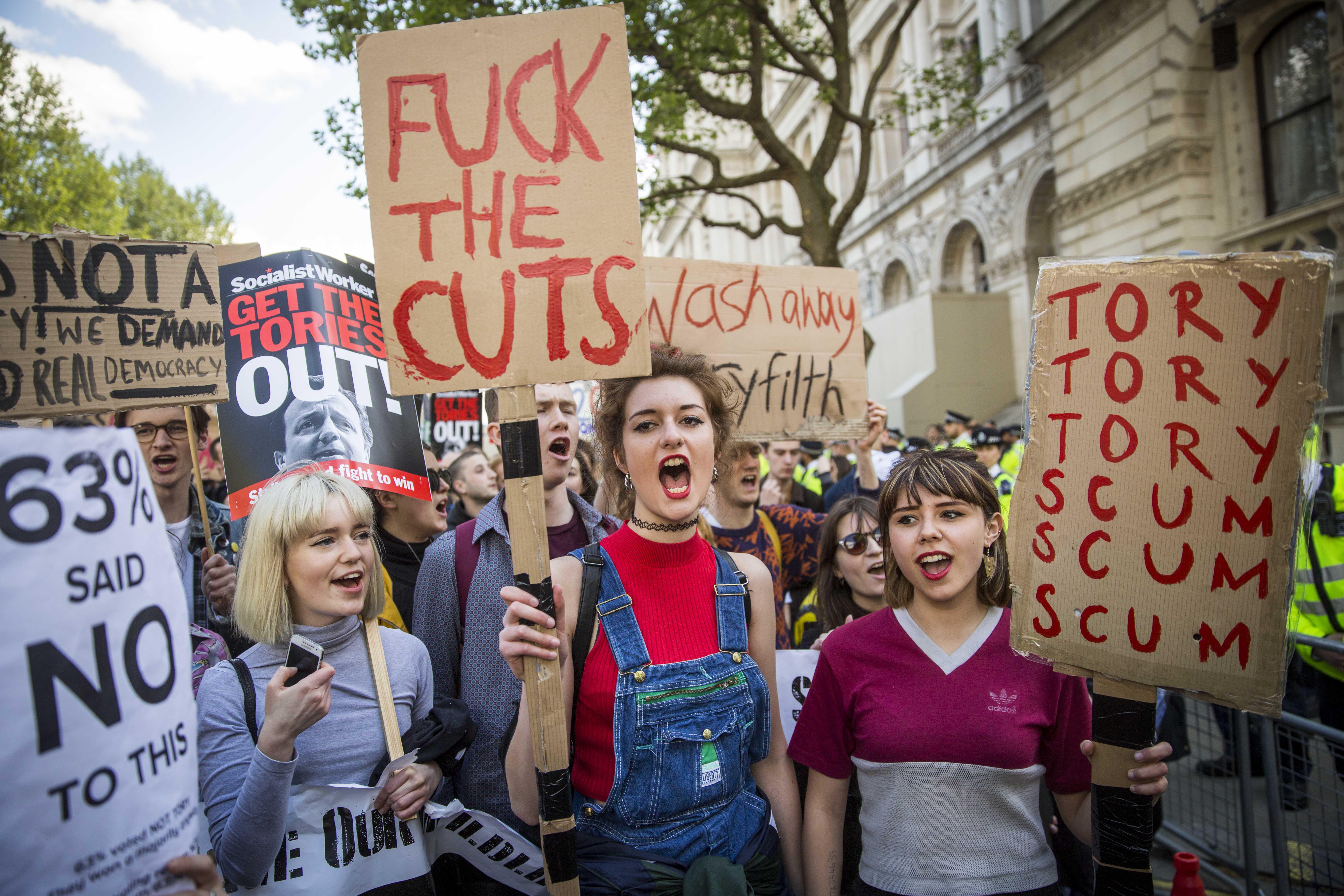 Cameron ya tiene su primera manifestación