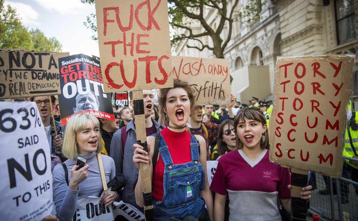 Cameron ya tiene su primera manifestación