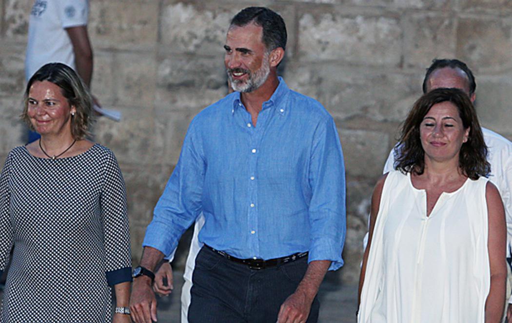 El Rey Felipe coincide en una boda en Palma con la 'amiga entrañable' de su padre