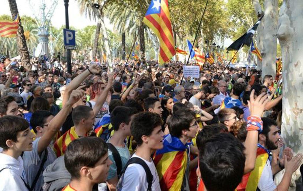 Concentración frente al Tribunal Superior de Justicia catalán para exigir la puesta en libertad de los detenidos