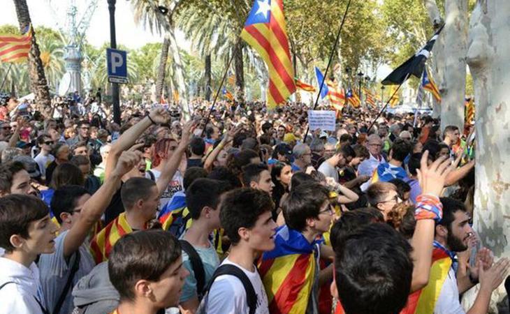 Concentración frente al Tribunal Superior de Justicia catalán para exigir la puesta en libertad de los detenidos
