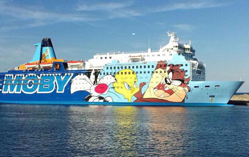 Interior aloja a la Policía Nacional en un buque de los Looney Tunes en el puerto de Barcelona