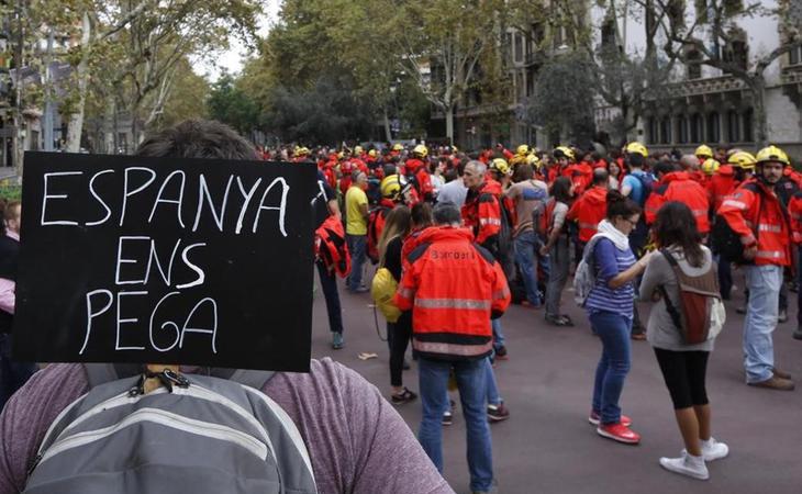 Cataluña toma las calles durante la huelga general convocada contra la represión policial